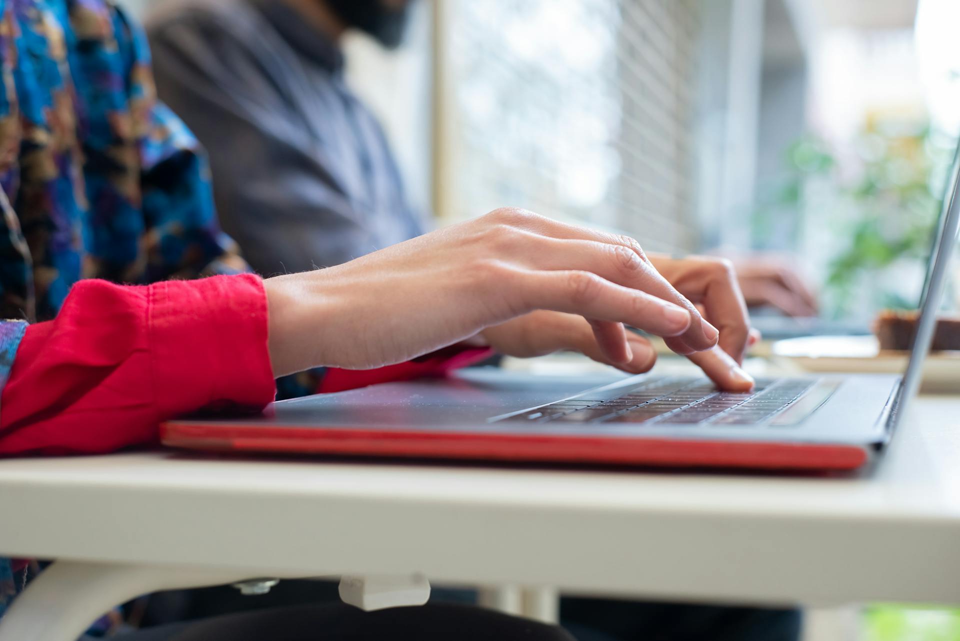 Write Emails That Get Results: Business English Tips for Professionals