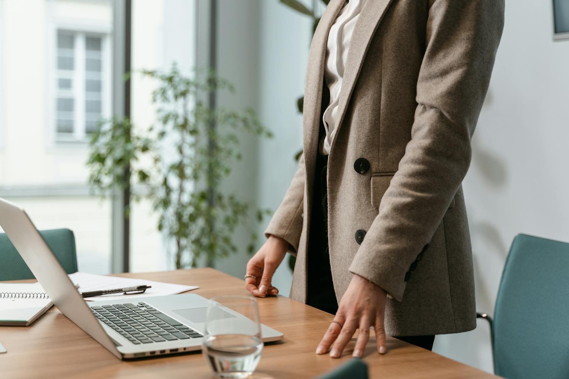 Why Business English Is More Important Than General English for Professionals